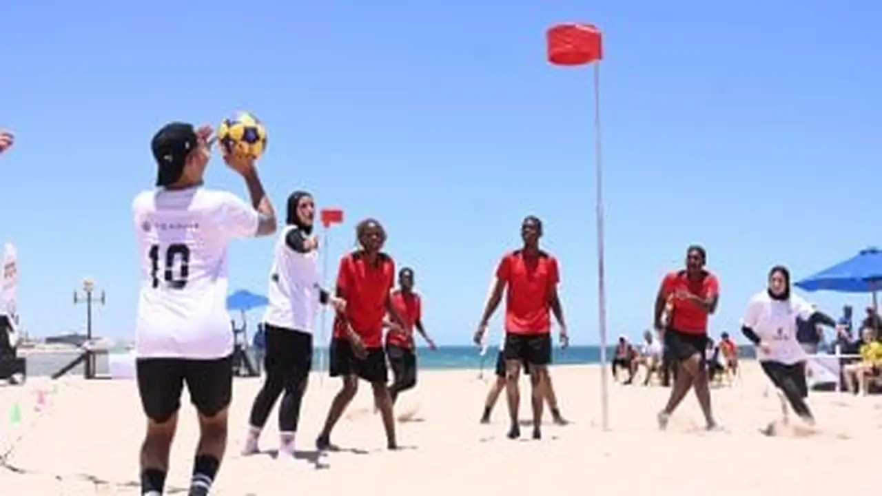 منتخب مصر يحقق انتصارًا رائعًا على زيمبابوي في كأس العالم الإفريقية للكورف بول الشاطئية